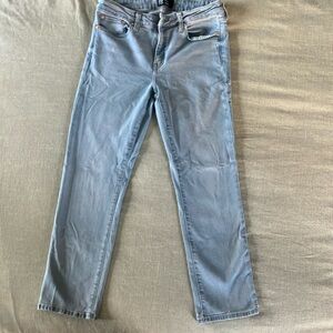 GAP Women’s Classic Straight Jeans, size 8